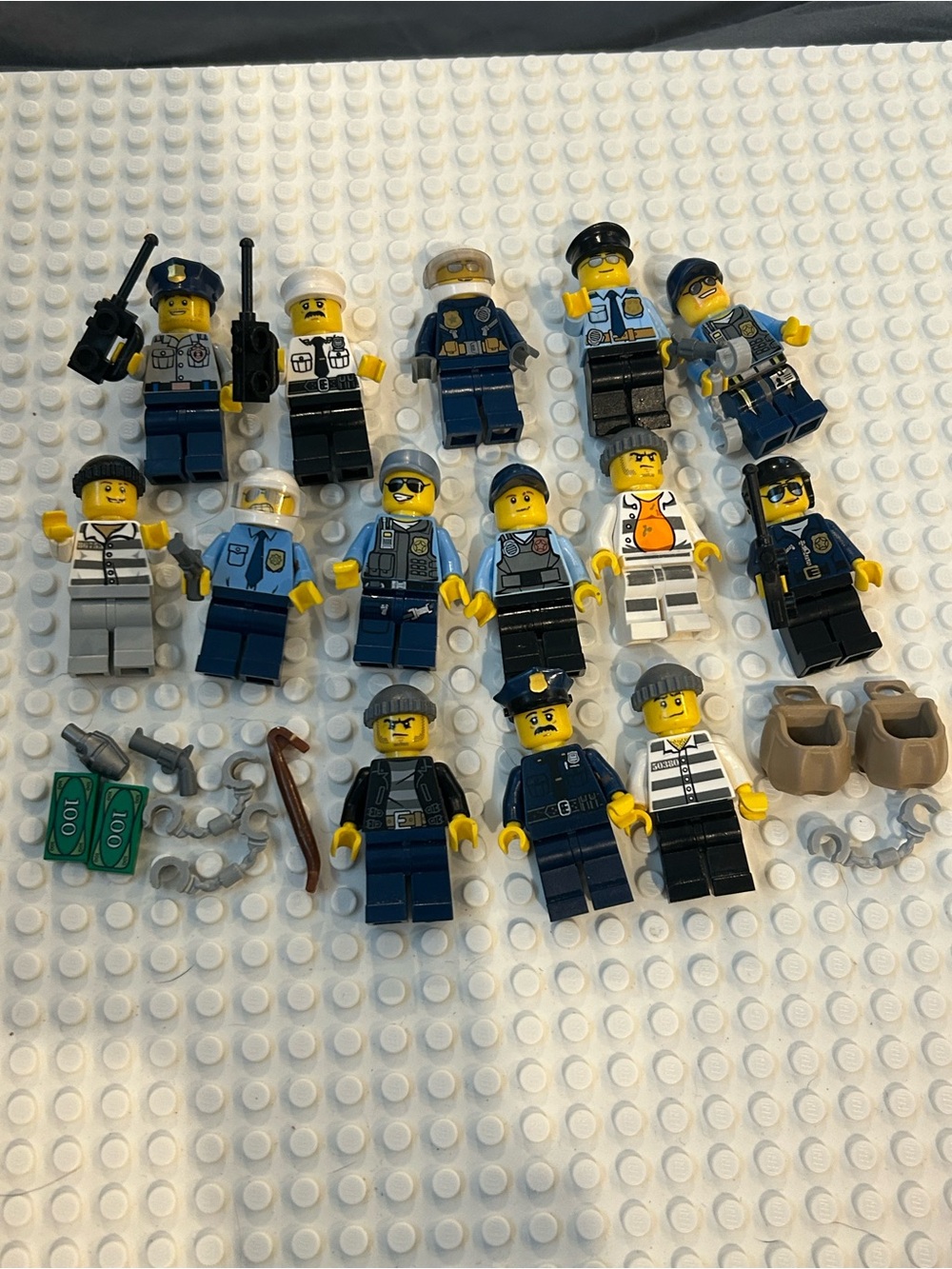 Lego city police lot with accessories